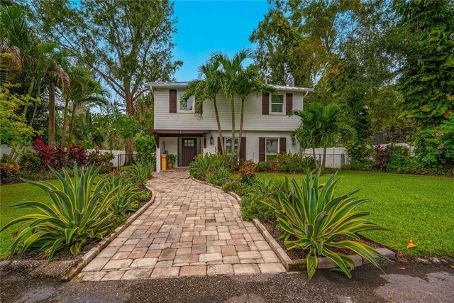 8020 Sharon Drive, TAMPA