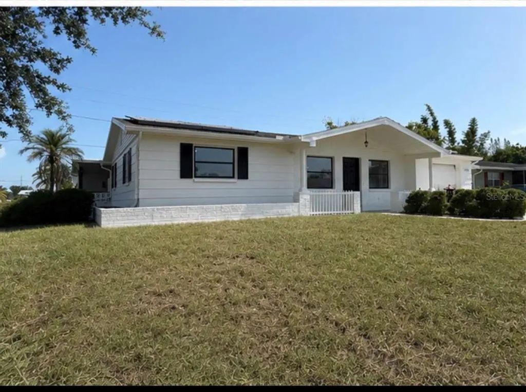 3708 Holiday Lake Drive, HOLIDAY