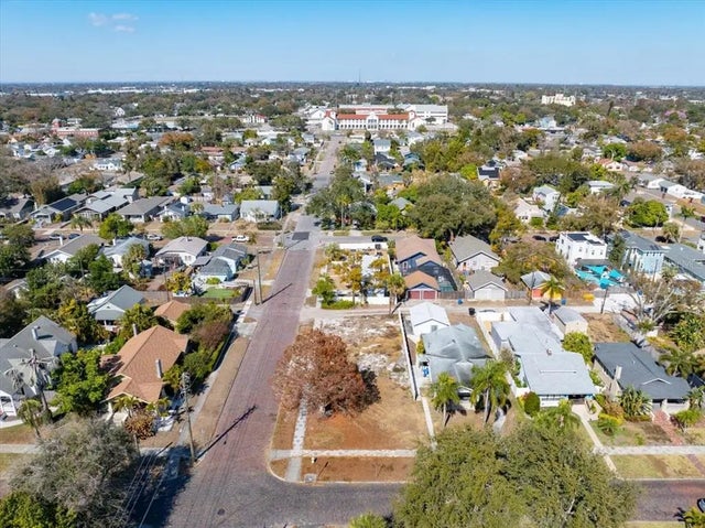 2555 Burlington Avenue N, ST PETERSBURG