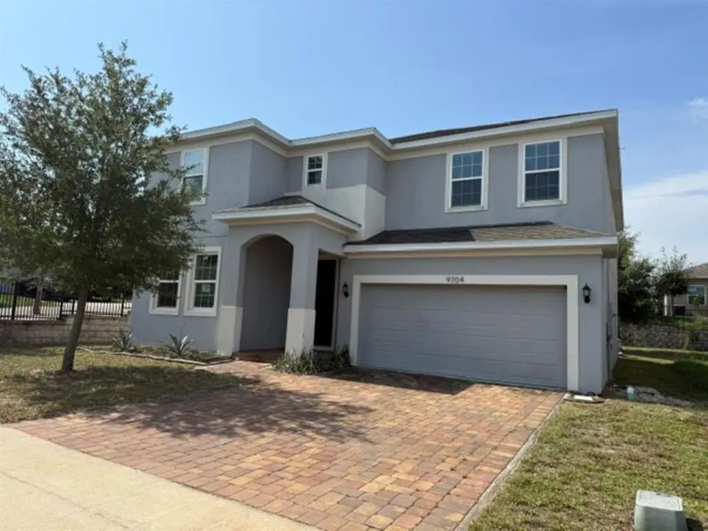 9704 Early Loop, GROVELAND