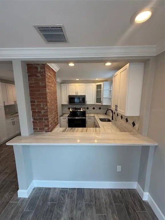 214 Columbia Drive 2, TAMPA