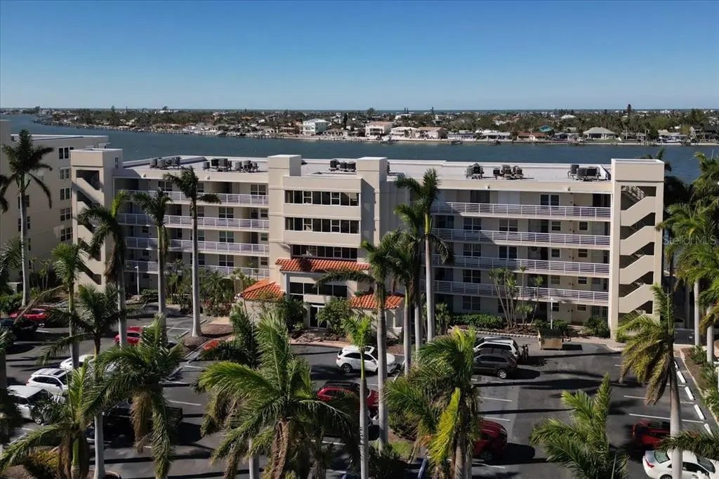 6085 Bahia Del Mar Circle 366, ST PETERSBURG