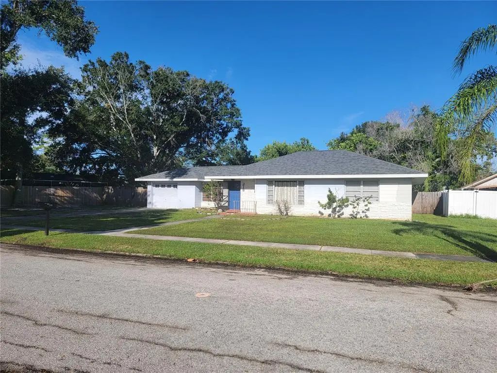 218 Crescent Court E, BRADENTON
