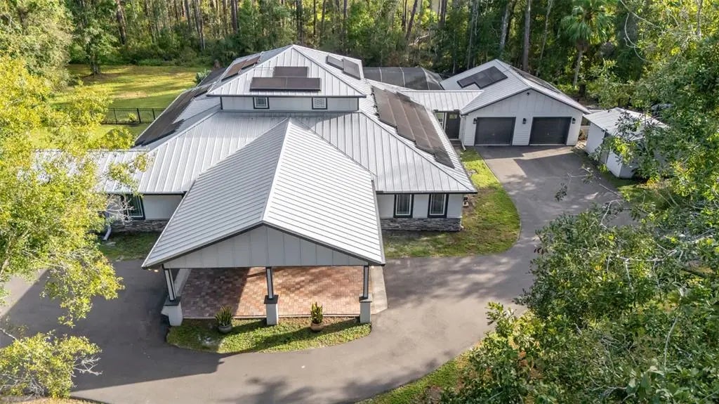 28042 Lindenhurst Drive, WESLEY CHAPEL