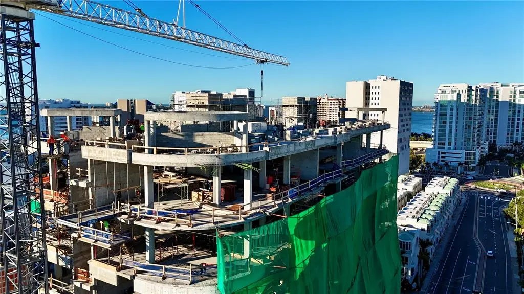 290 Cocoanut Avenue 604