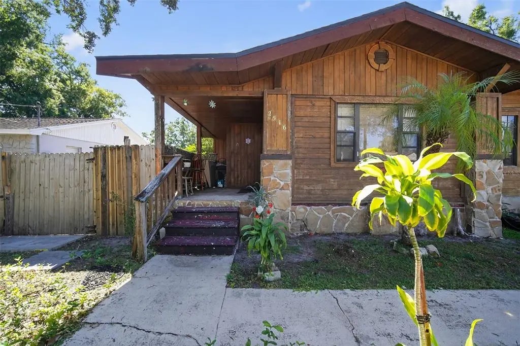 2516 W Marquette Avenue, TAMPA