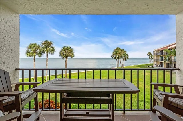 7520 Sunshine Skyway Lane S T25, ST PETERSBURG
