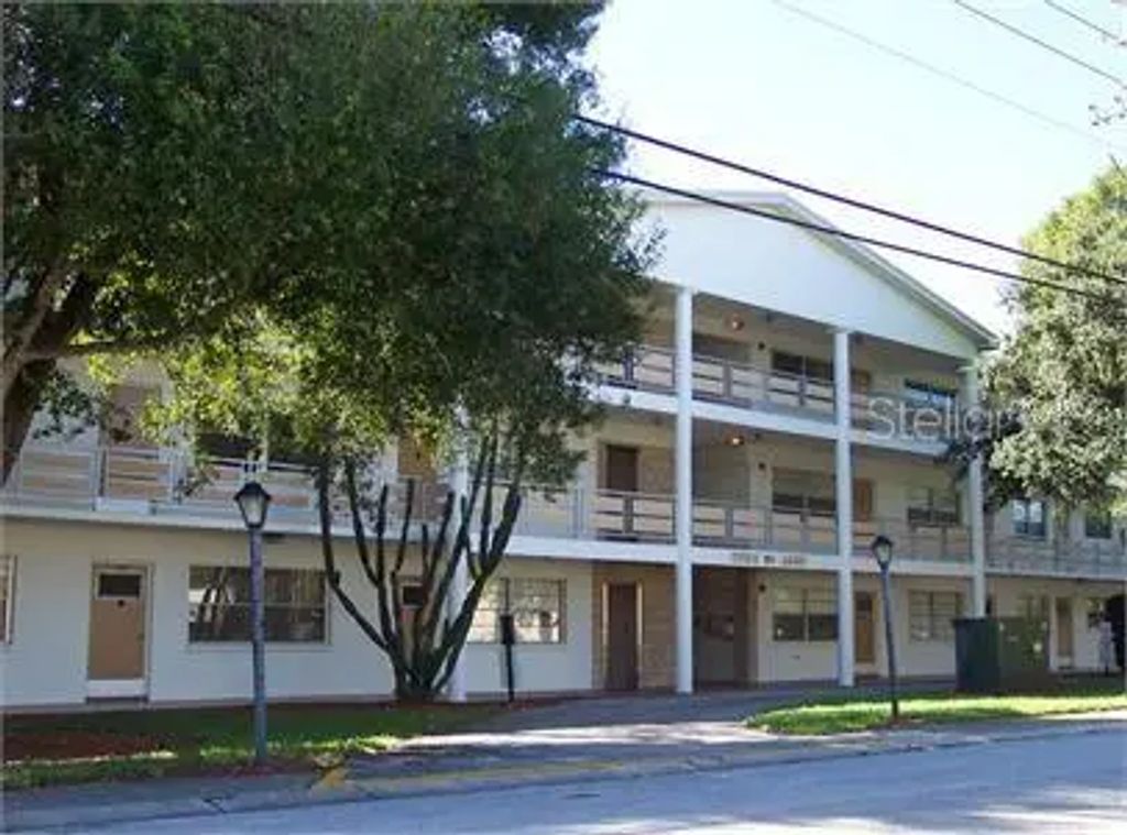 911 Washington Avenue Sw 118, LARGO