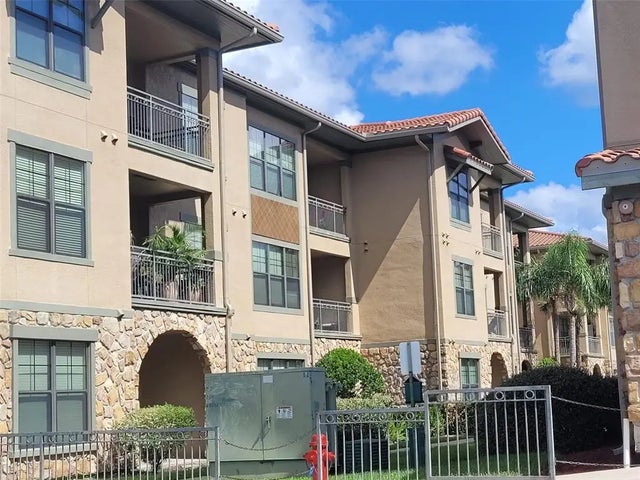 910 Charo Parkway 323, DAVENPORT