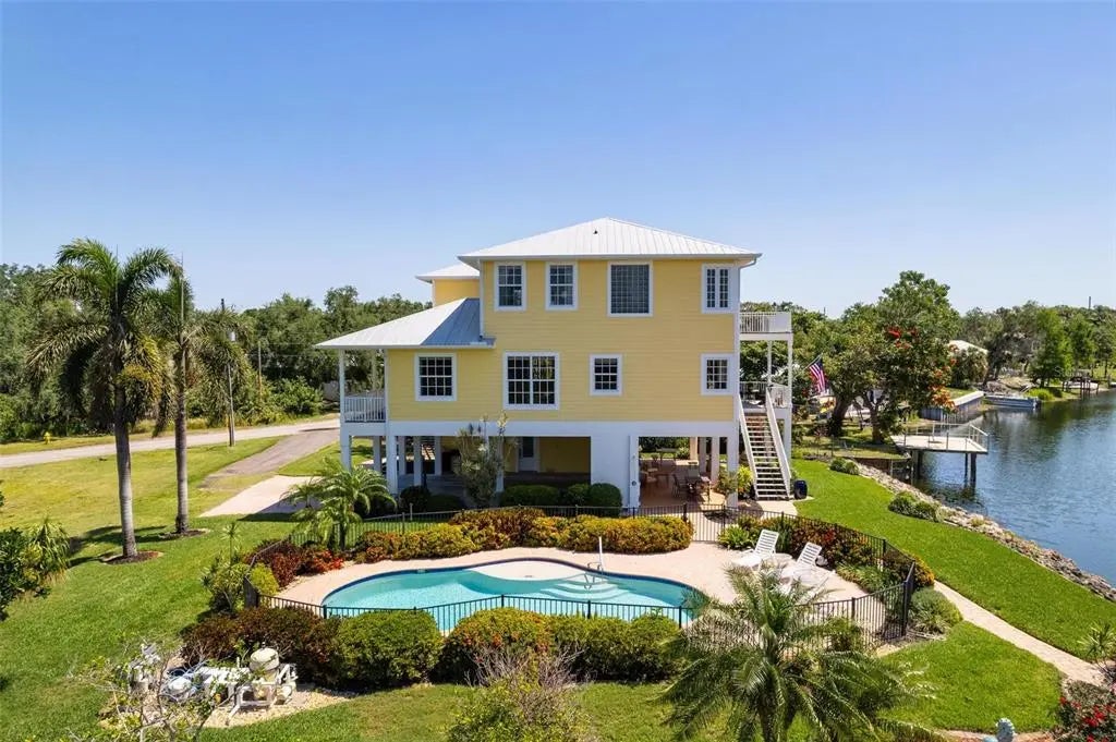 6802 68th Avenue E, BRADENTON