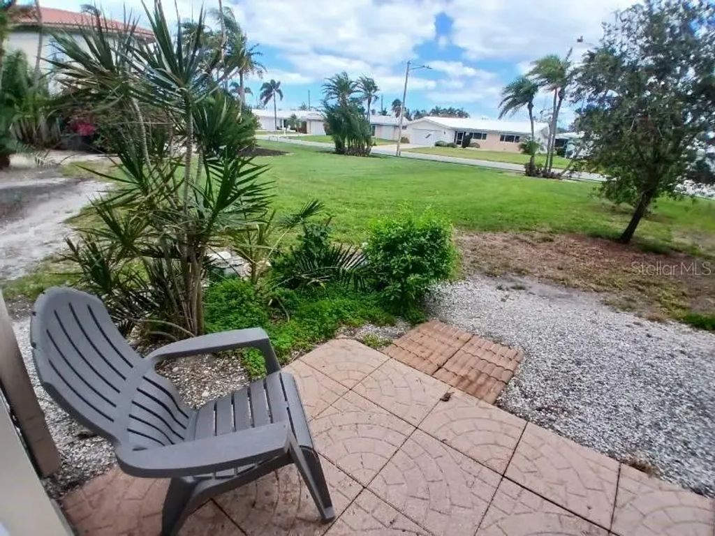 10350 Imperial Point Drive W 8, LARGO