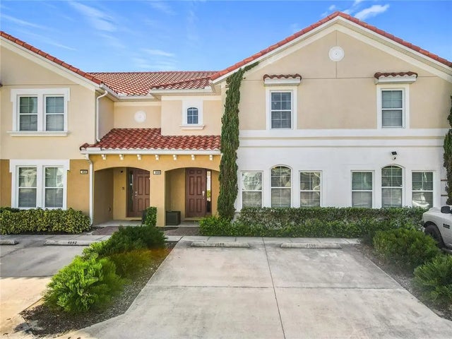 4686 Terrasonesta Drive, DAVENPORT