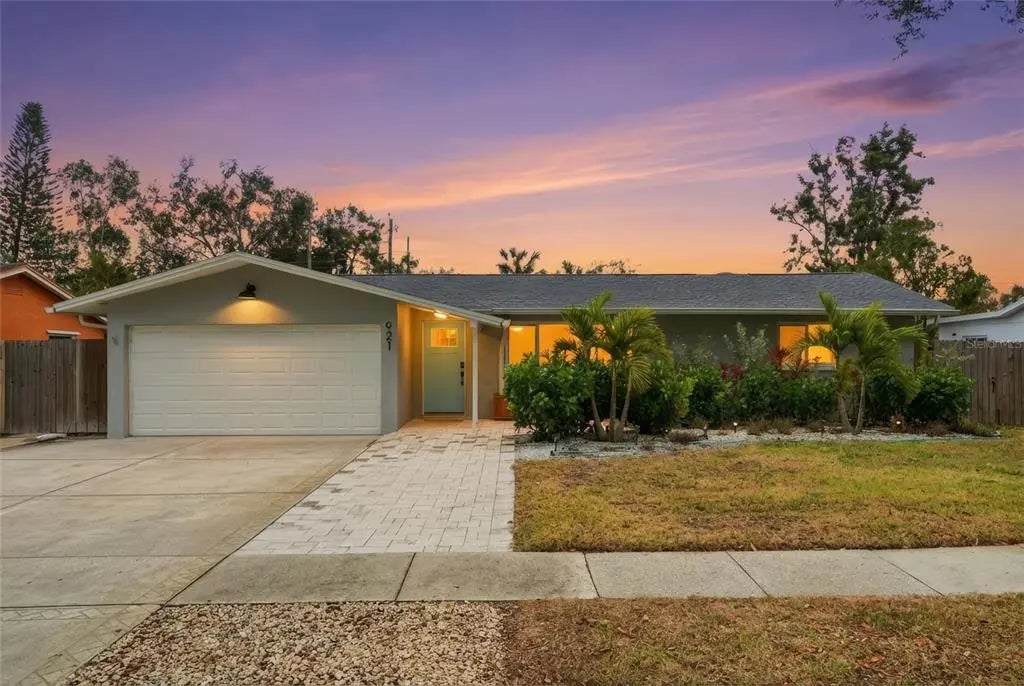 921 Deville Drive E, LARGO