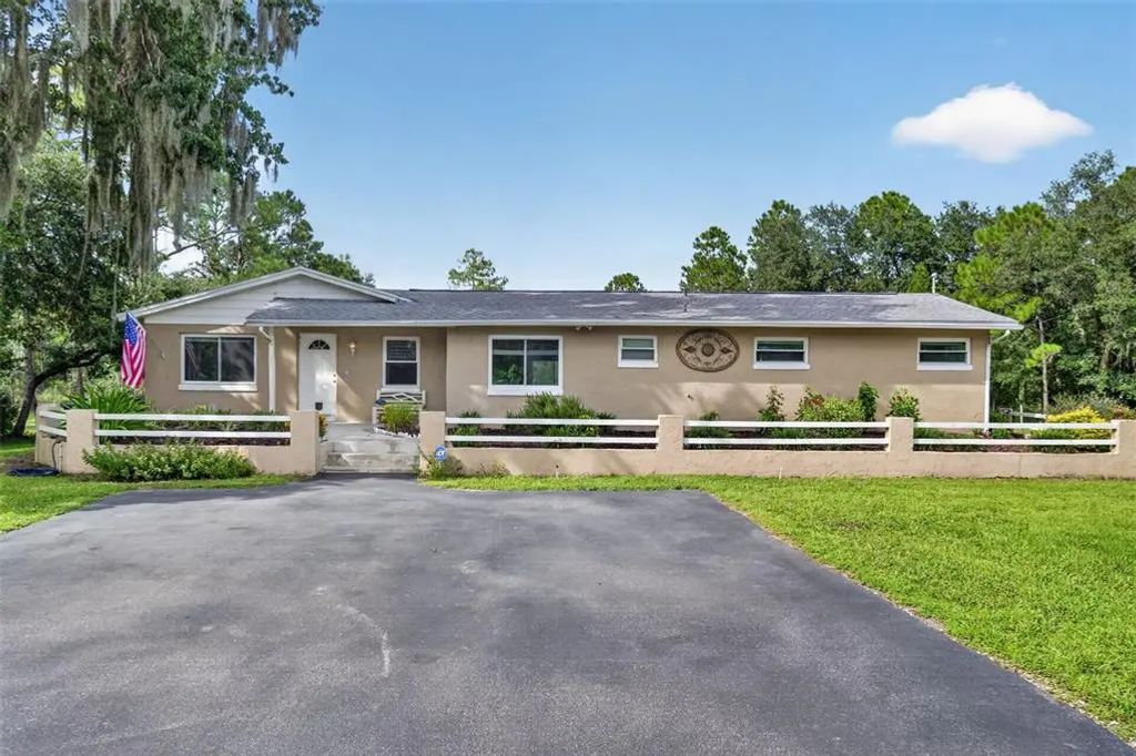 20963 E Colonial Drive, CHRISTMAS