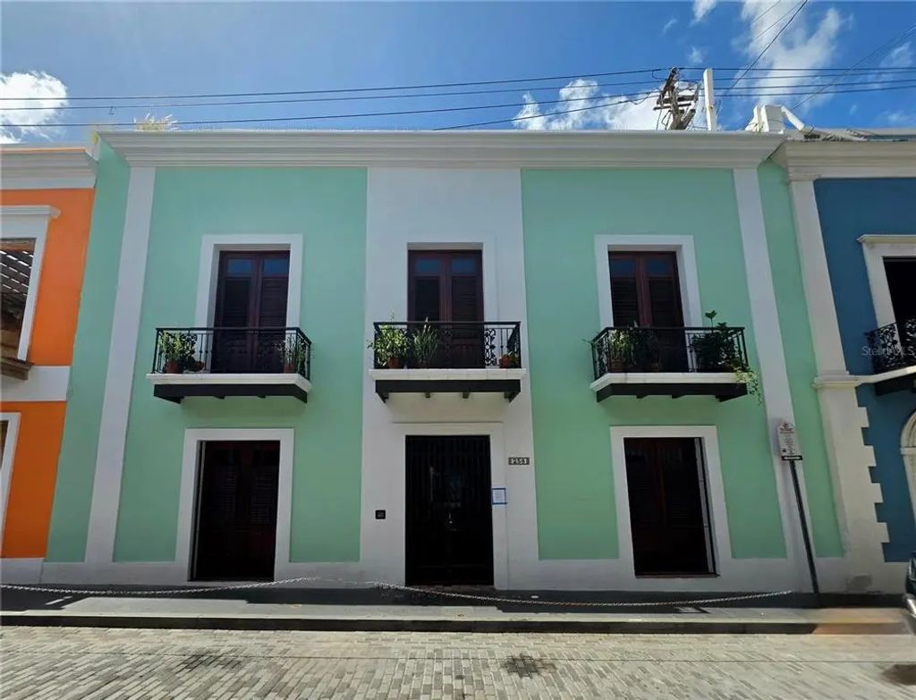 258 Luna, SAN JUAN