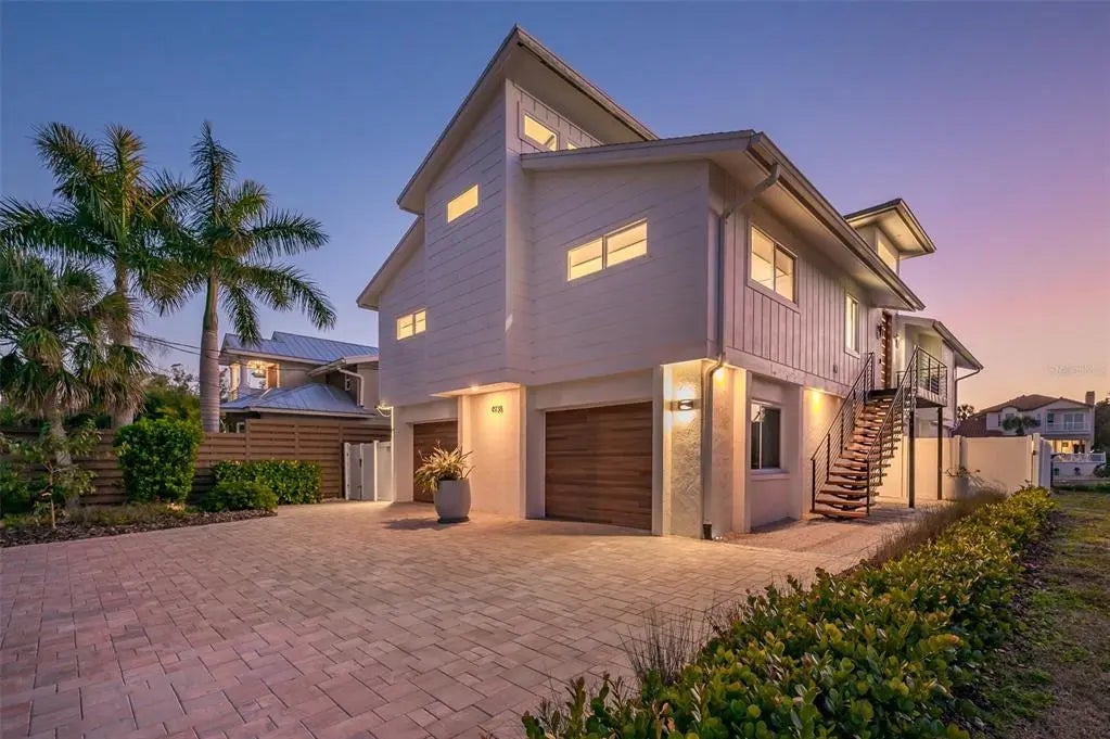 4938 Commonwealth Drive, SARASOTA