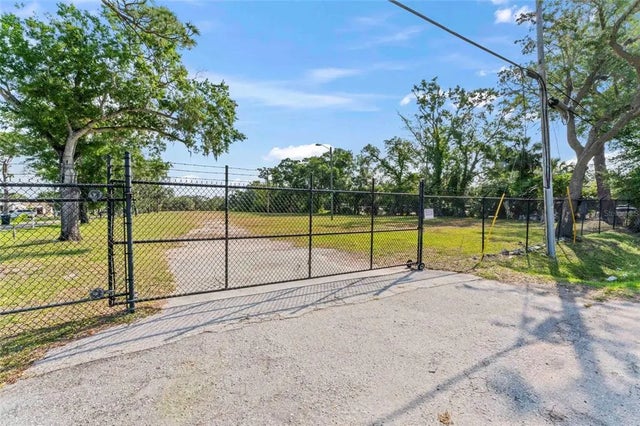 13025 Memorial Highway, TAMPA