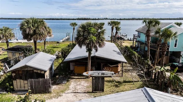 8 Vip Island B, GRANT