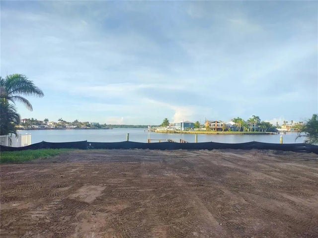 16217 Redington Drive, REDINGTON BEACH