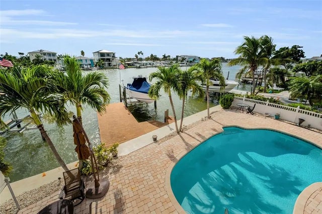 16108 6th Street E, REDINGTON BEACH