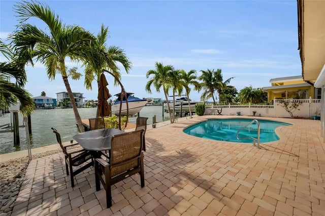 16108 6th Street E, REDINGTON BEACH