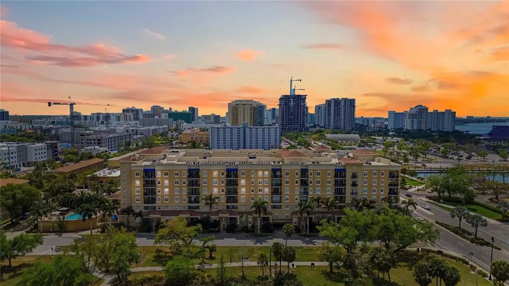 1064 N Tamiami Trail 1406, SARASOTA