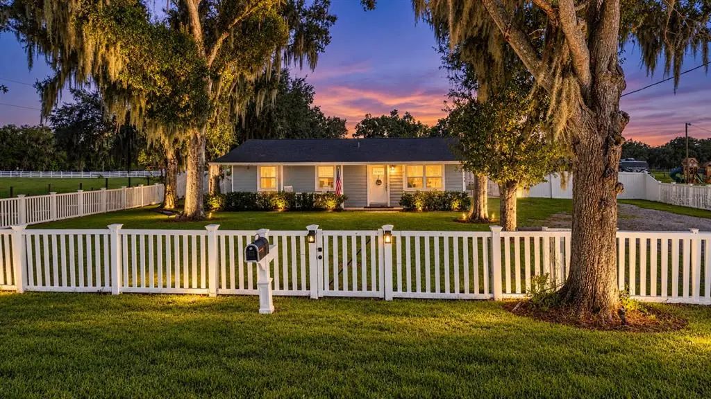 330 Moccasin Hollow Road, LITHIA