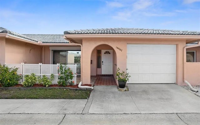 10467 Larchmont Place N, PINELLAS PARK
