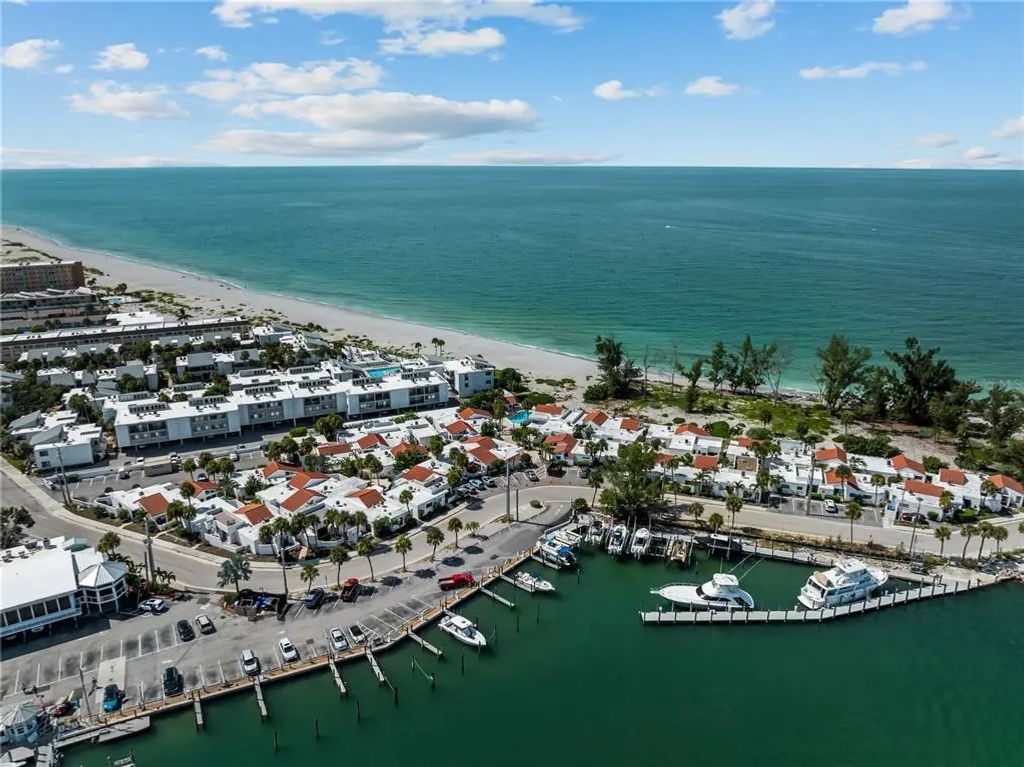 1585 Tarpon Center Dr 21, VENICE