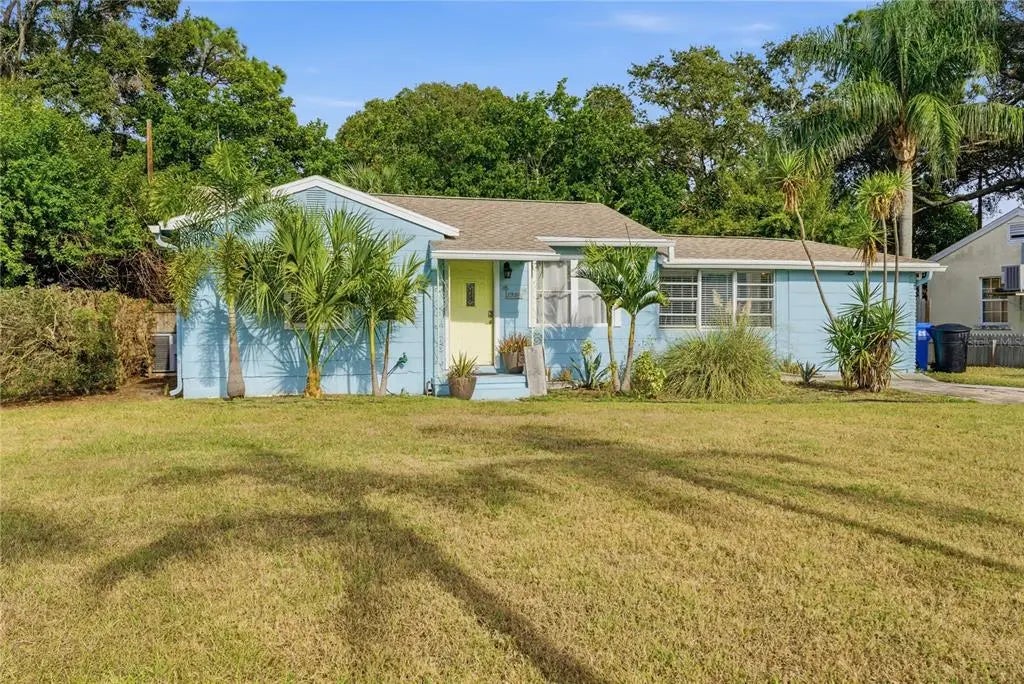 1249 Essex Drive N, ST PETERSBURG