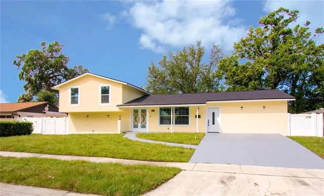 6708 Gateway Drive, TAMPA