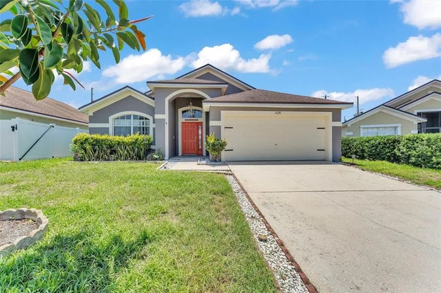 420 Sir Phillips Drive, DAVENPORT