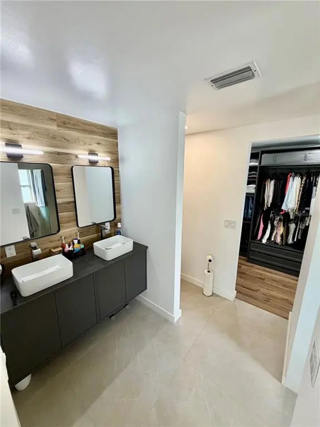 8 of 37 - 1712 Indian Rocks Road, BELLEAIR, FL