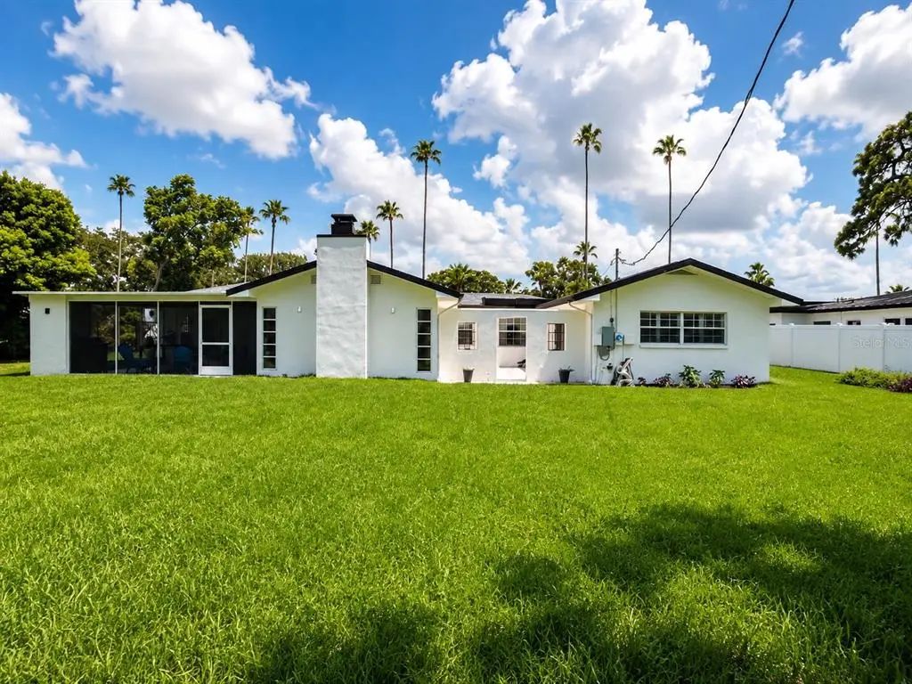 9 of 37 - 1712 Indian Rocks Road, BELLEAIR, FL