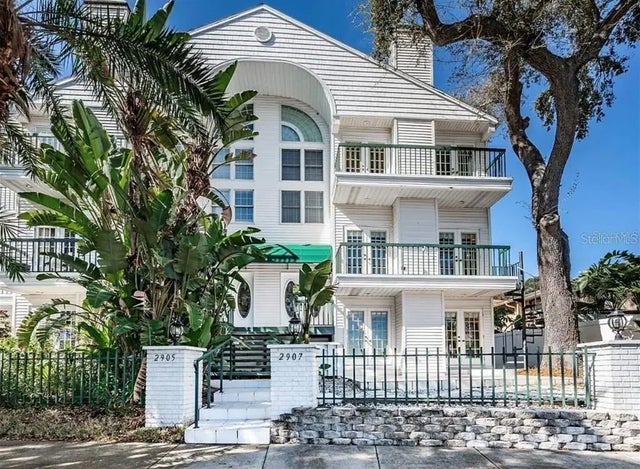 2907 W Stovall Street, TAMPA