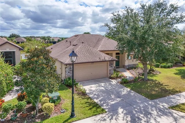 8860 Bridgeport Bay Circle, MOUNT DORA