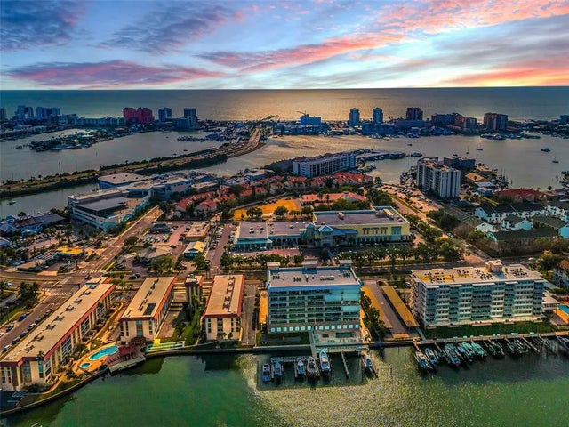 125 Island Way 502, CLEARWATER BEACH