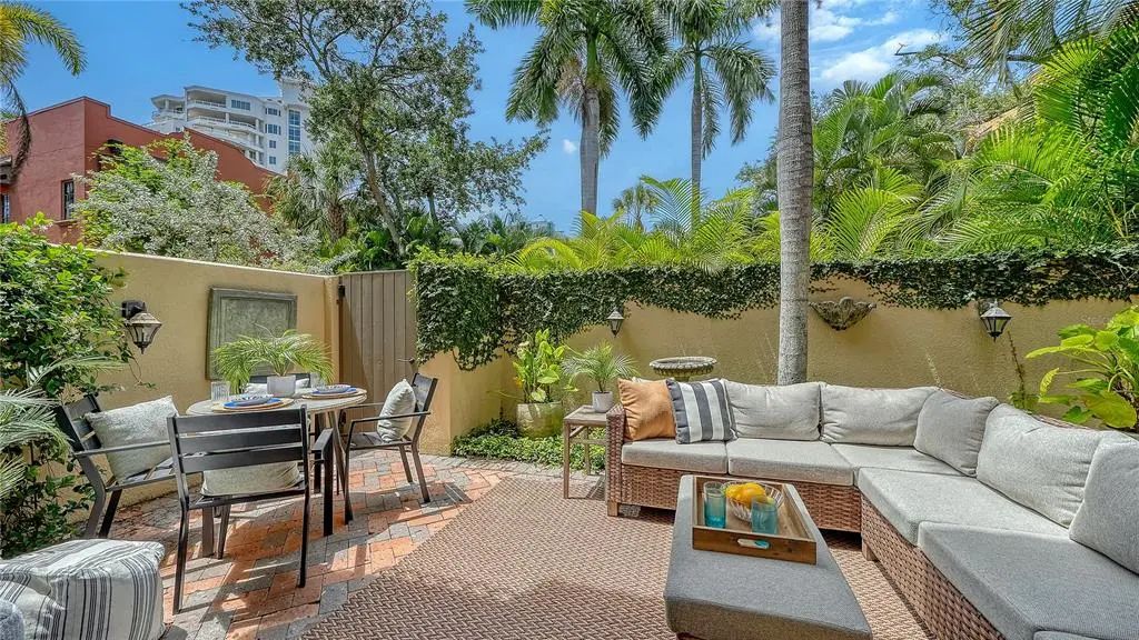 1513 Oak Street 18, SARASOTA