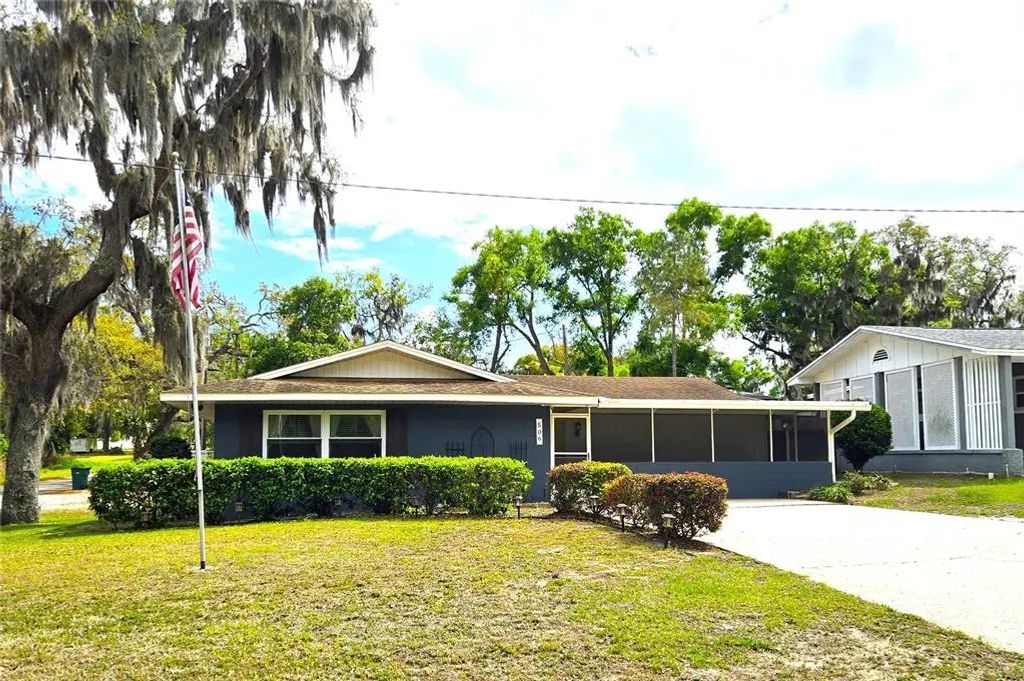 506 E Gottsche Avenue, EUSTIS