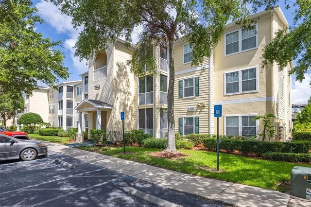 18439 Bridle Club Drive 18439, TAMPA
