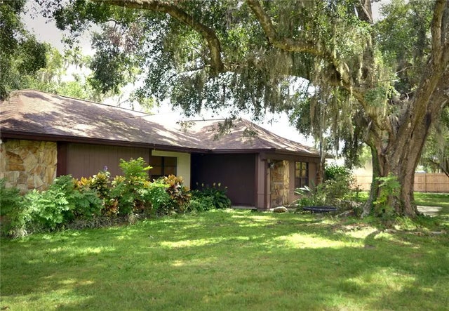 1825 Streetman Drive, LITHIA
