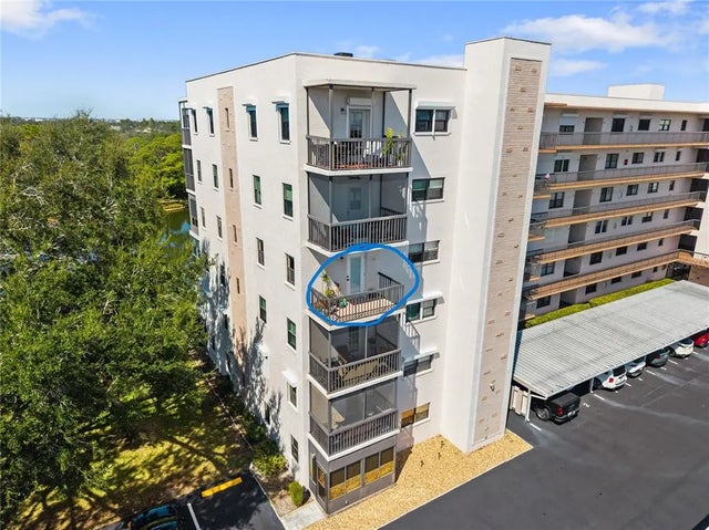 8186 Terrace Garden Drive N 401, ST PETERSBURG