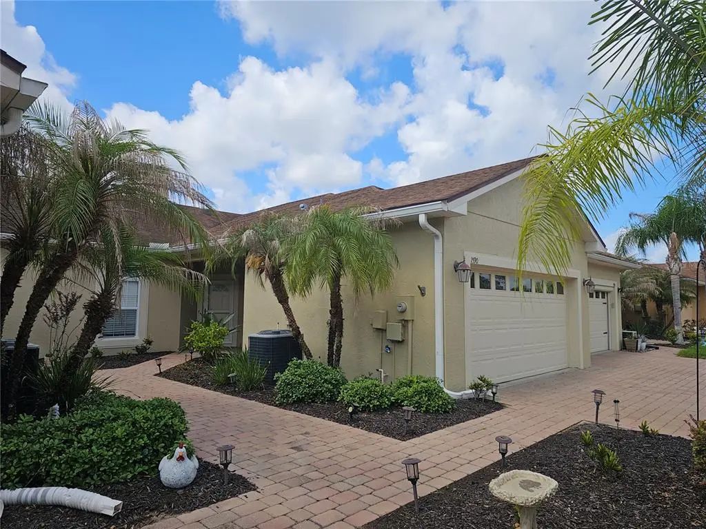 1590 Vienna Square Drive, WINTER HAVEN