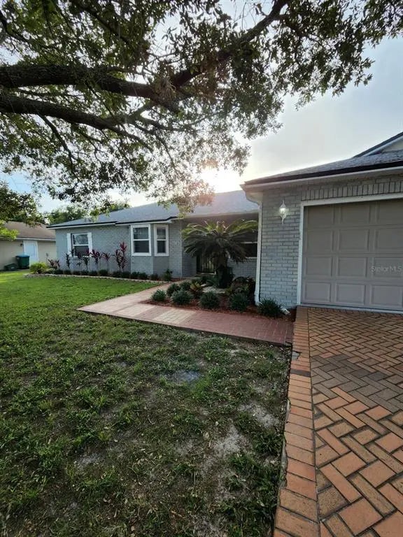 542 Blackstone Avenue, DELTONA