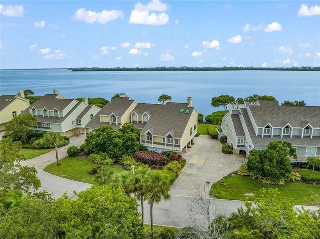 76 Tidy Island Boulevard, BRADENTON