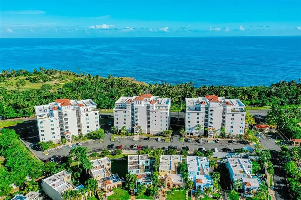 00690 Cond Treasure Point 372, VEGA ALTA