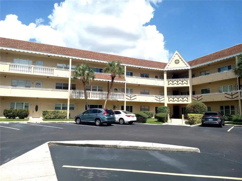 2041 Australia Way W 25, CLEARWATER