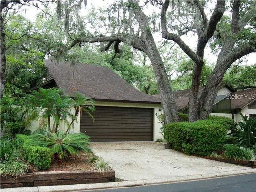 4512 Sweetwater Lake Drive 10, TAMPA