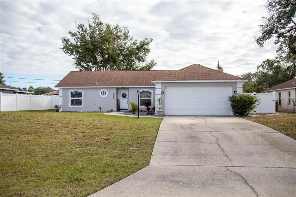 2315 Academy Avenue, DELTONA
