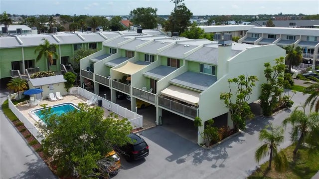 318 Windrush Boulevard 10, INDIAN ROCKS BEACH